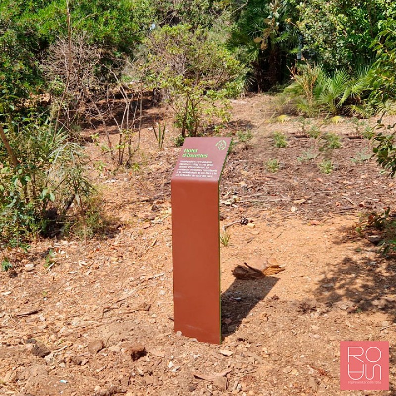 Faristol Petit d'acer per Parcs dins la ciutat